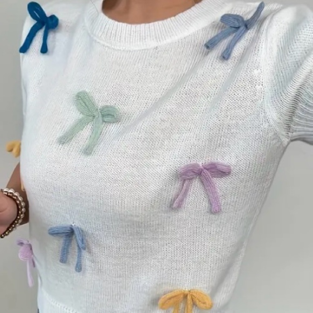 Short Sleeve Knit Crewneck Sweater with Bows - Picture 3 of 7